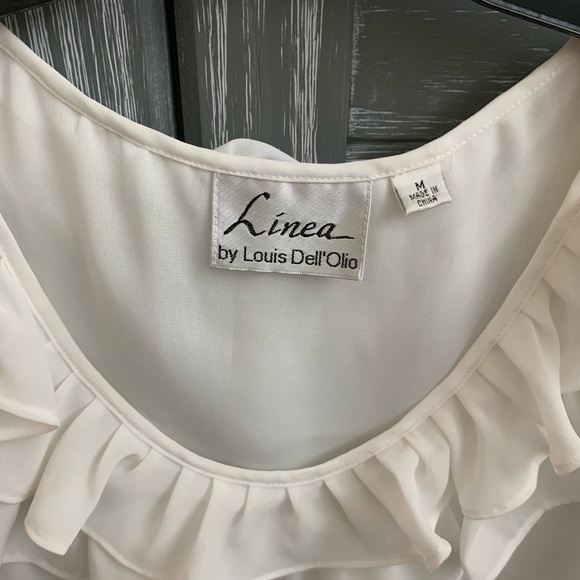 NWOT Beautiful White lined ruffled Blouse - Picture 3 of 5